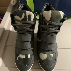 Aeropostale wedge booties